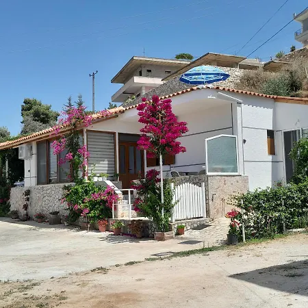 ゲストハウス Denni's 3*