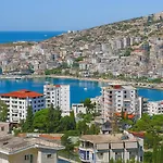 Denni's Pensión 3*