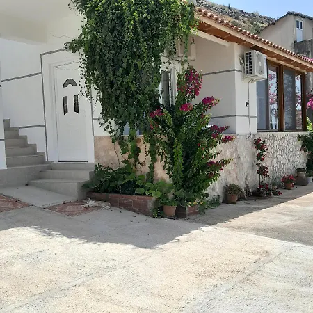 Denni's Гостевой дом 3*